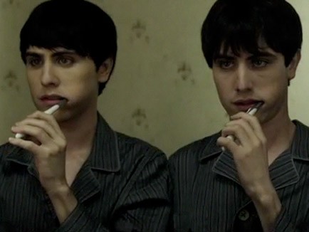 Seconds Apart Fotoğrafı