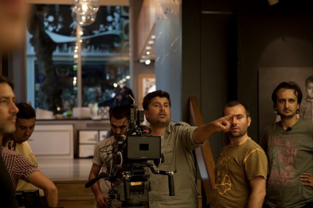 Aşk Tesadüfleri Sever Fotoğrafı